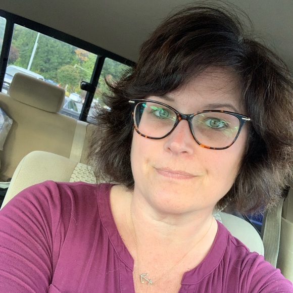 Meet your posher, Kim - Picture 7 of 12